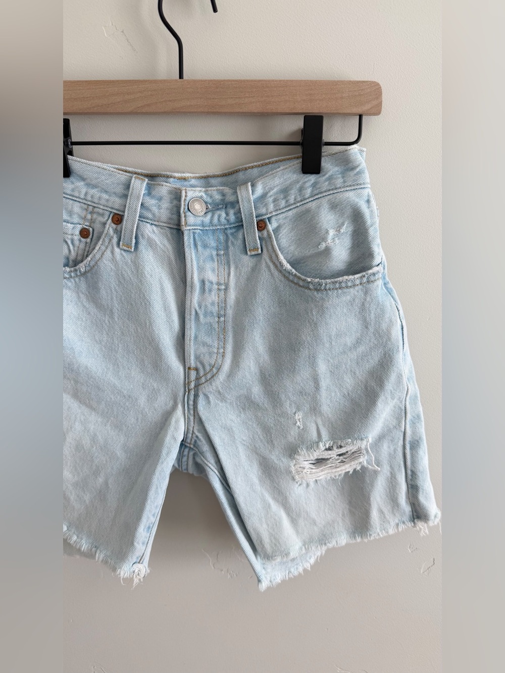 Levi’s 501 Mid Rise Shorts - Picture 2 of 5